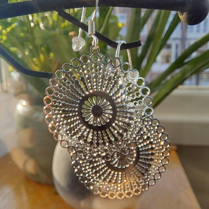 Oorbellen filligraan groot rond zilver