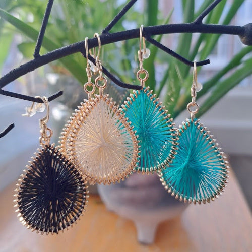 Oorbellen met gehaakte hanger