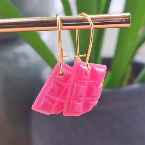 Oorbellen chocolade fuchsia