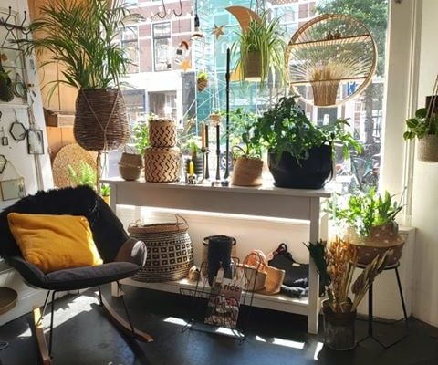 Sfeerimpressie van de etalage van de winkel